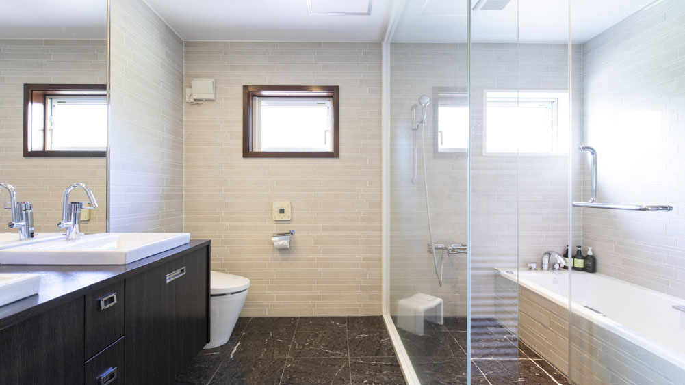 Casa La Mount - Luxurious ensuite master bathroom